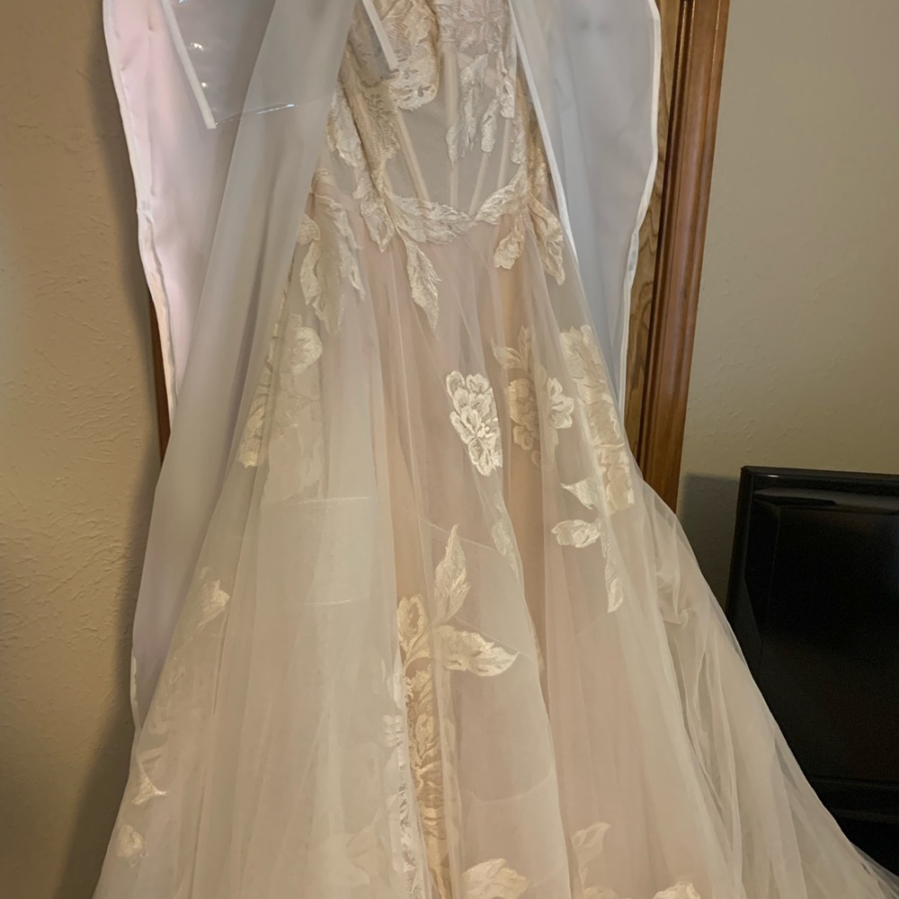 Ivory Floral Lace Wedding Gown
